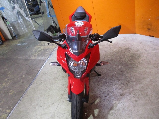 フロントから見てもこの通り状態グッド！水冷エンジンで車両重量僅か１４９ｋｇ！流石ＳＬ！軽い！！